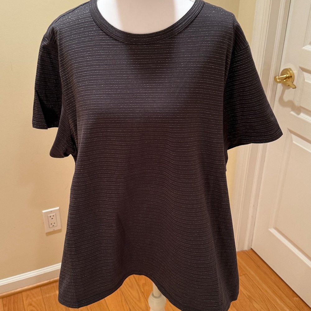 Old Navy Dark Grey and Silver Pinstripe Short Sleeve Tee